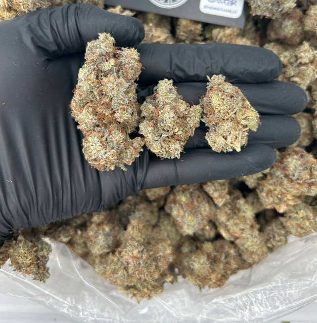 WHITE OREOZ