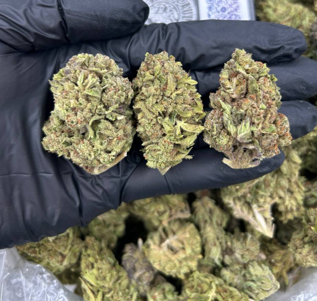 STRAWBERRY FUMEZ